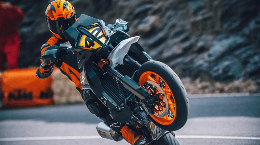 The Powerful KTM Duke and Adventure 890